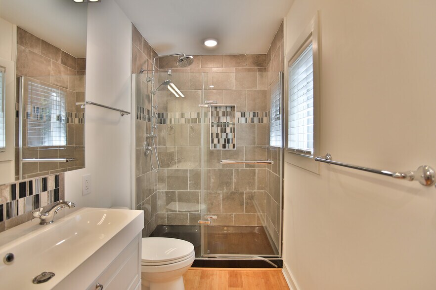 Building Photo - 2525 George Rogers Clark Pl