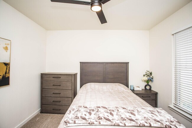 Building Photo - 12009 Upton Ave