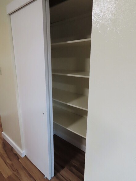 Building Photo - 1129 Darby St