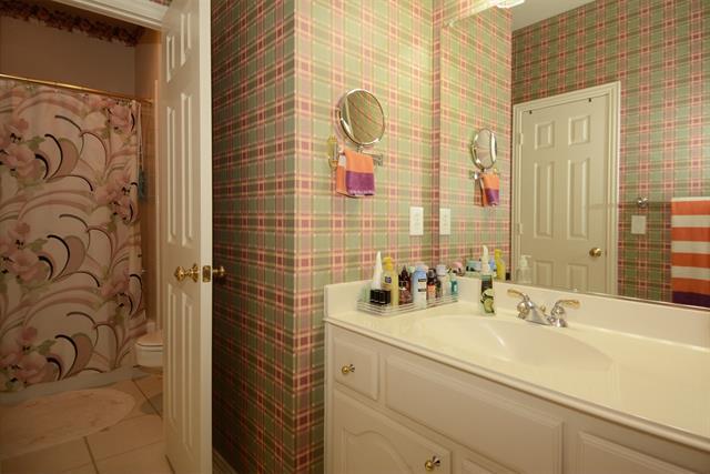 Building Photo - 8617 Orchard Hill Dr