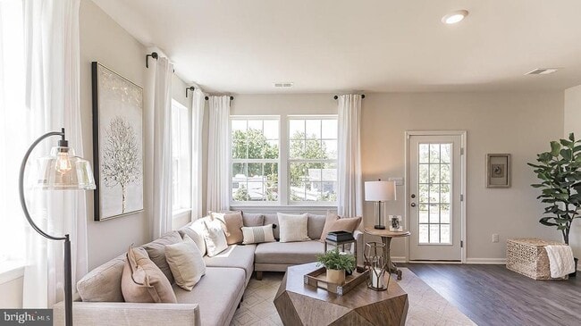 Building Photo - 201 Mazzeo Dr