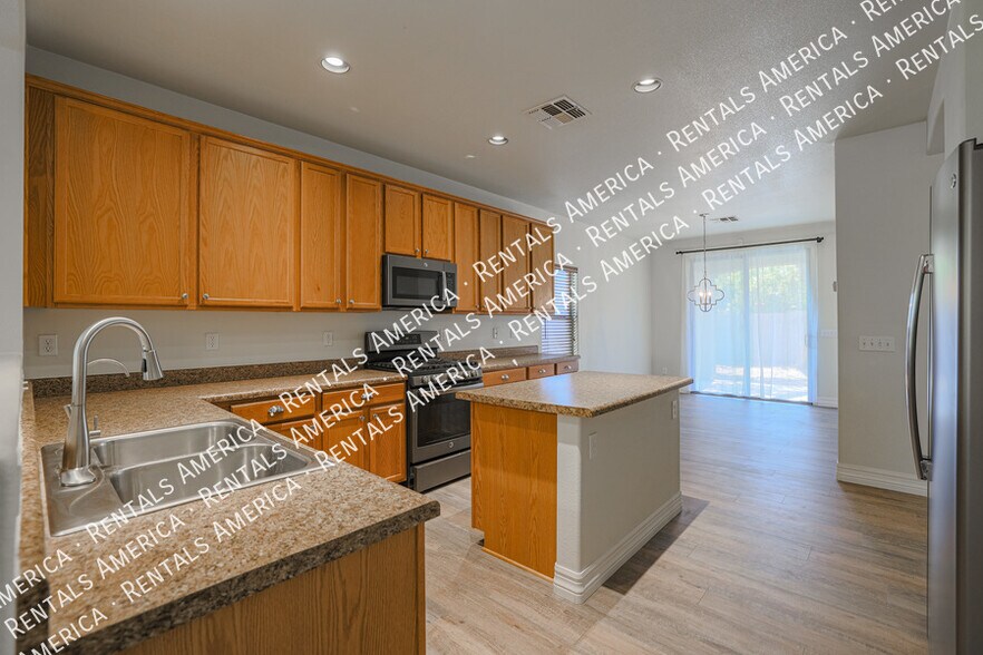 Building Photo - 21821 E Gold Canyon Dr