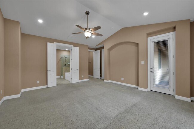 Building Photo - 14546 San Pietro Dr