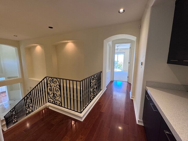 Building Photo - Stunning Home with Panoramic Views in Port...