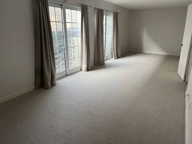 Building Photo - 1817 Selby Ave