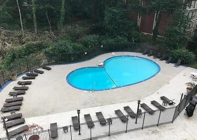 Building Photo - 5300 Columbia Pike