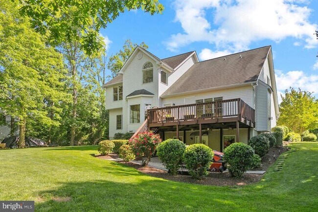 Building Photo - 22388 Deerpath Ct