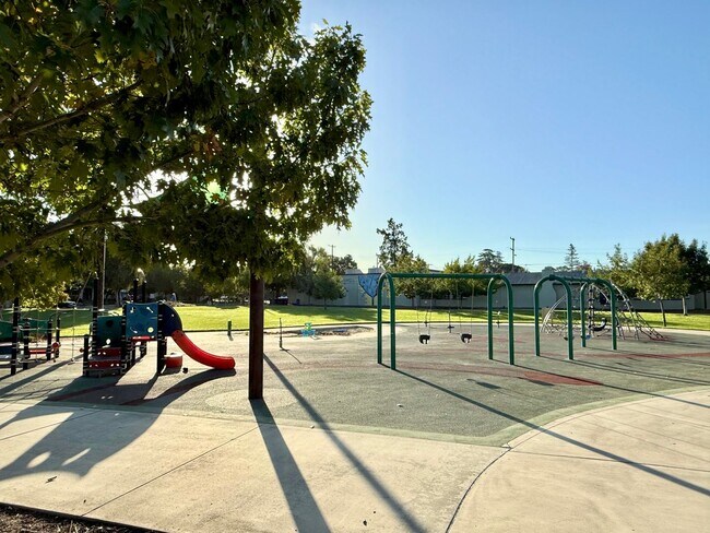 Building Photo - Recently Remodeled 3BD/2BA Southside Downtown Livermore Single-Family Home!