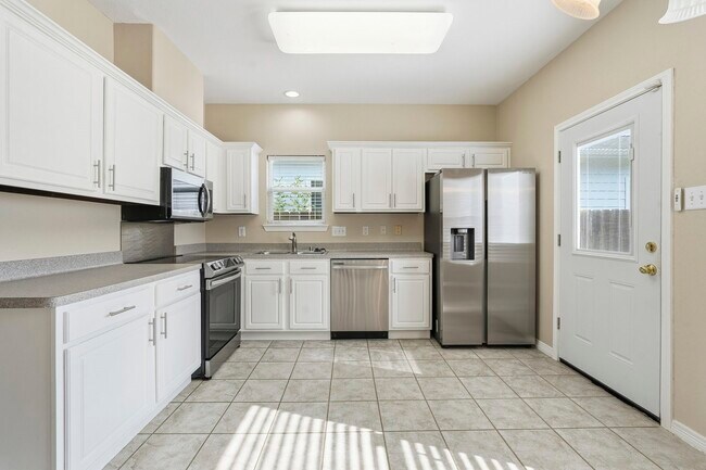 Building Photo - 10223 Dandyline Way