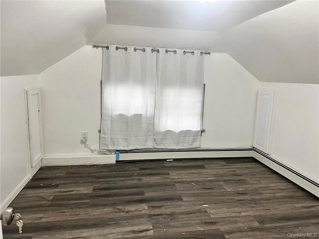 Building Photo - 65 Monhagen Ave