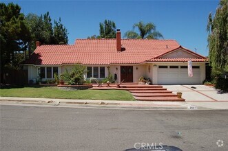 Building Photo - 211 Tanforan Ln