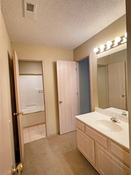 Building Photo - 1248 NW Phelps Dr