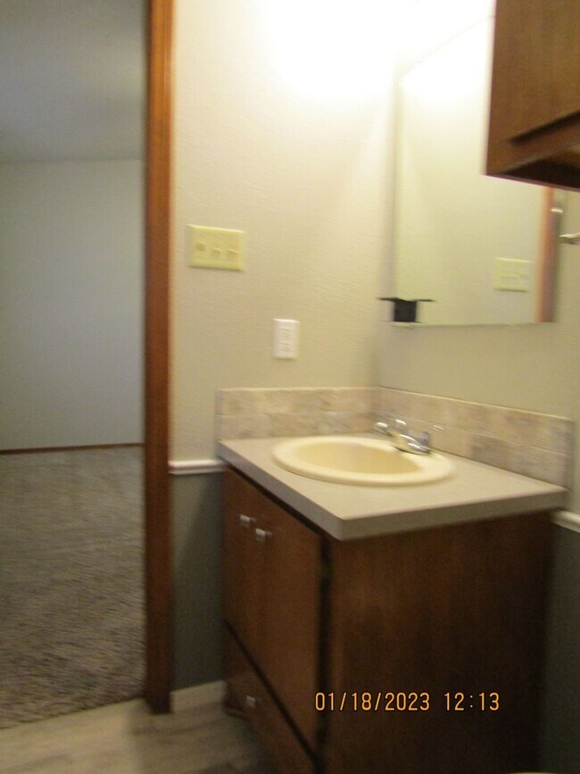 Building Photo - Great Home Located on the Eastside/Sungate...