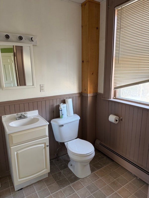 Building Photo - 198 Summer St