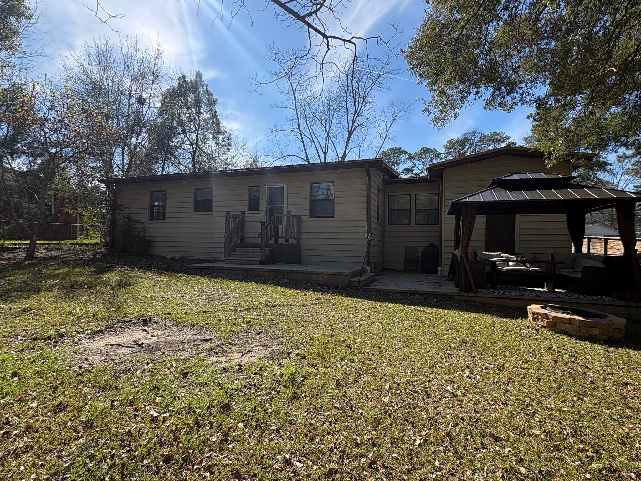 Building Photo - 2113 E Dellview Dr