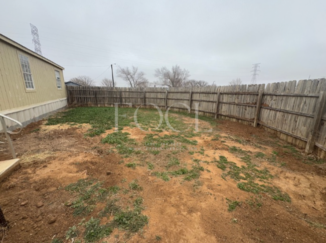 Building Photo - 3/2 with Carport - Country Living in Roose...