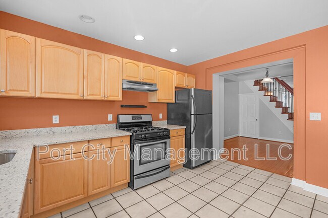 Building Photo - 1125 Haubert St