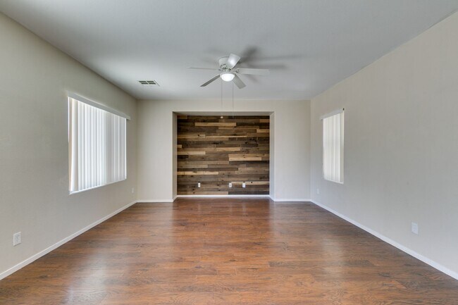 Building Photo - Large home near Aliante*Close to area schools and shopping centers*