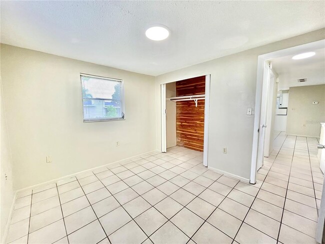Building Photo - 10014 Sleepy Hollow Ln