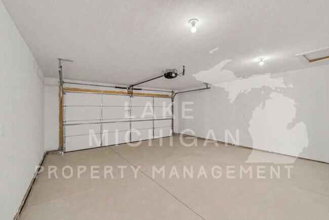 Building Photo - 3786 Ambrosia Dr SW