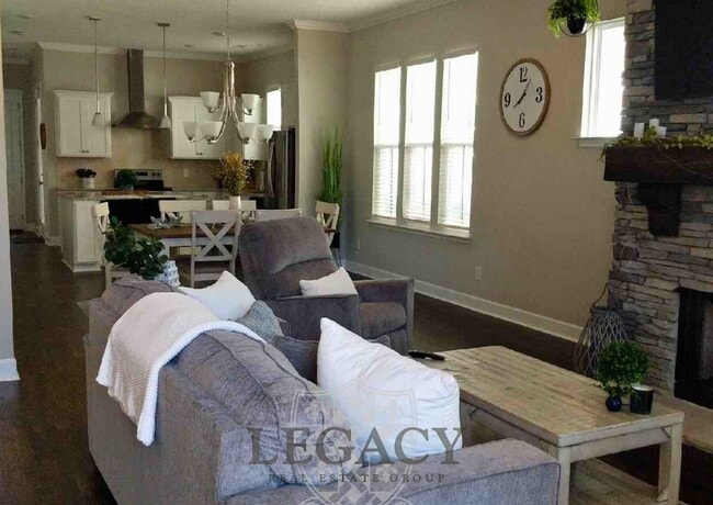 Building Photo - 708 Goswell Dr