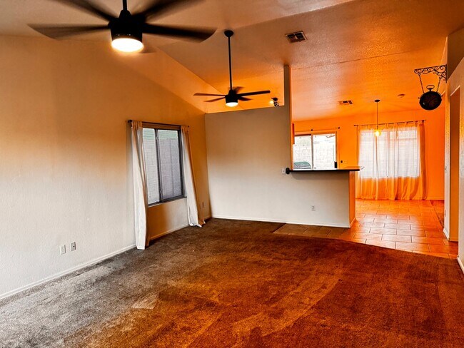 Building Photo - Apache Junction 3 bedroom rental