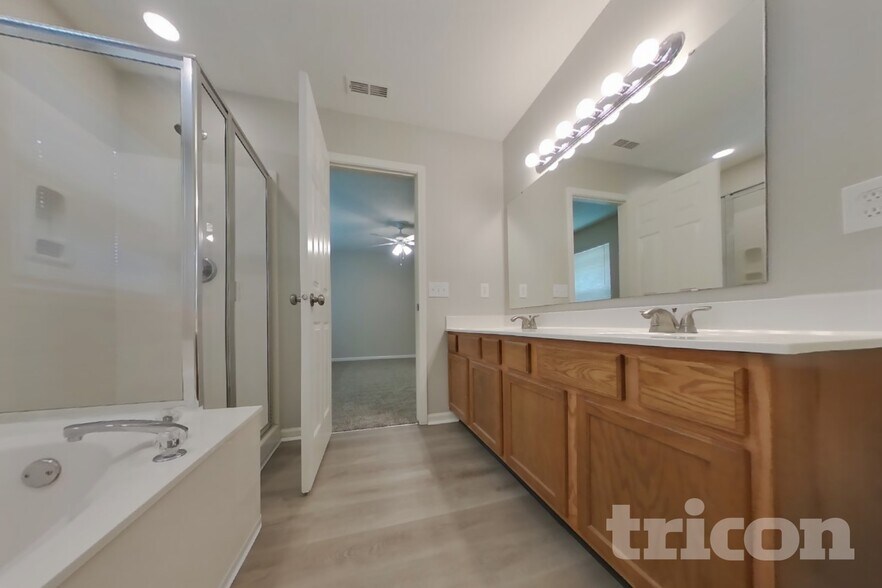 Building Photo - 8117 Pelham Pl