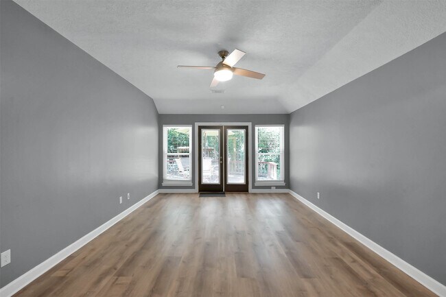 Building Photo - 84 Oak Grove Ln