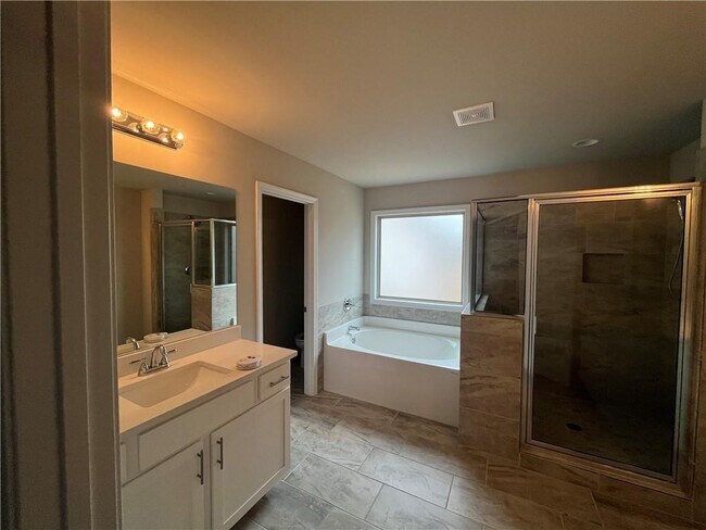 Building Photo - 408 Elkhorn Gln Ct