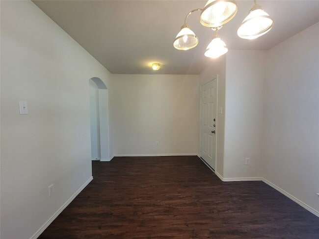 Building Photo - 2410 Lakecrest Village Ct