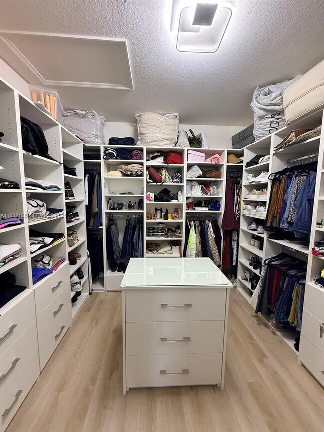 Building Photo - 8640 NW 101st Pl