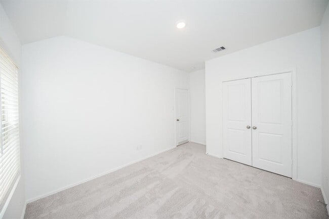 Building Photo - 7322 Bartoncliff