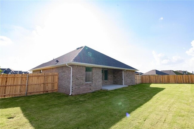 Building Photo - Brand New Taber Home + Norman + 3 Bedrooms...