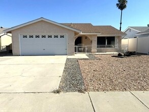 Building Photo - 2428 El Rancho Cir