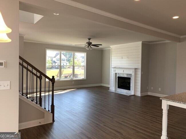 Building Photo - 5203 Addison St