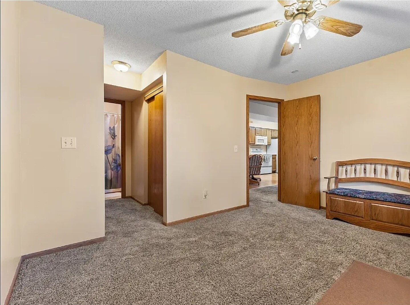 Building Photo - 401 SE Lowell Dr