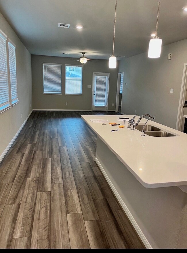 Building Photo - 7058 Silverleaf Oak St