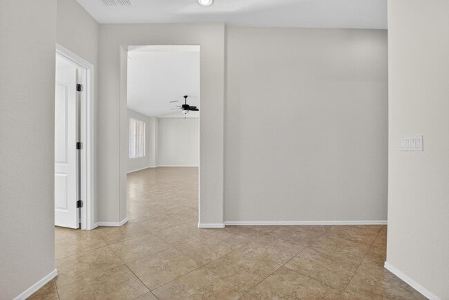 Building Photo - 18711 E Raven Dr