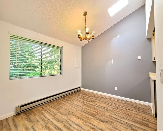 Building Photo - 2 Bed / 2 Bath Condo in Mountlake Terrace ...