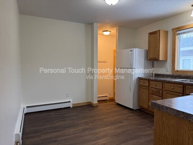 Building Photo - 625 2nd Ave W