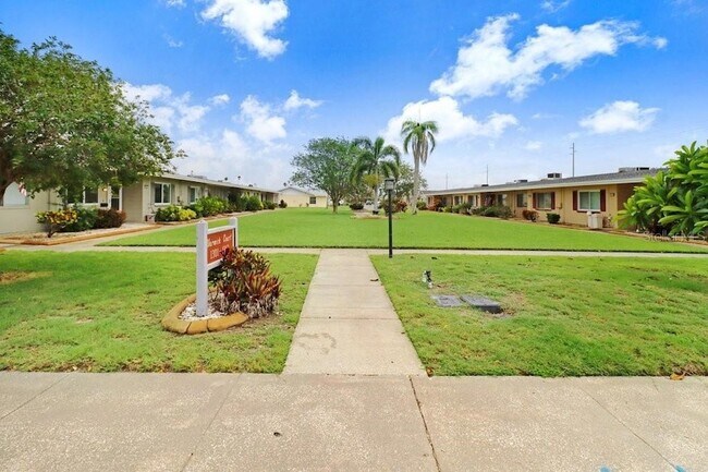 Building Photo - 1309 Warwick Ct