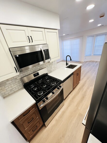 Building Photo - 112 Longfield Ct