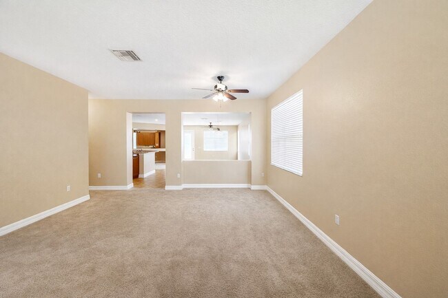 Building Photo - 3 Bedroom 2 Bath with a flex space in Stevens Plantation