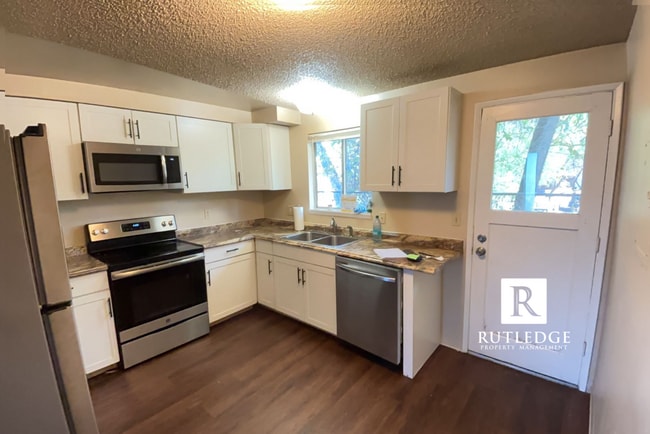 Primary Photo - Charming Single Level Apartment in East Me...