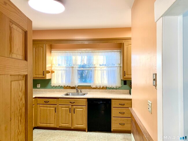 Building Photo - 52 Goffe Terrace