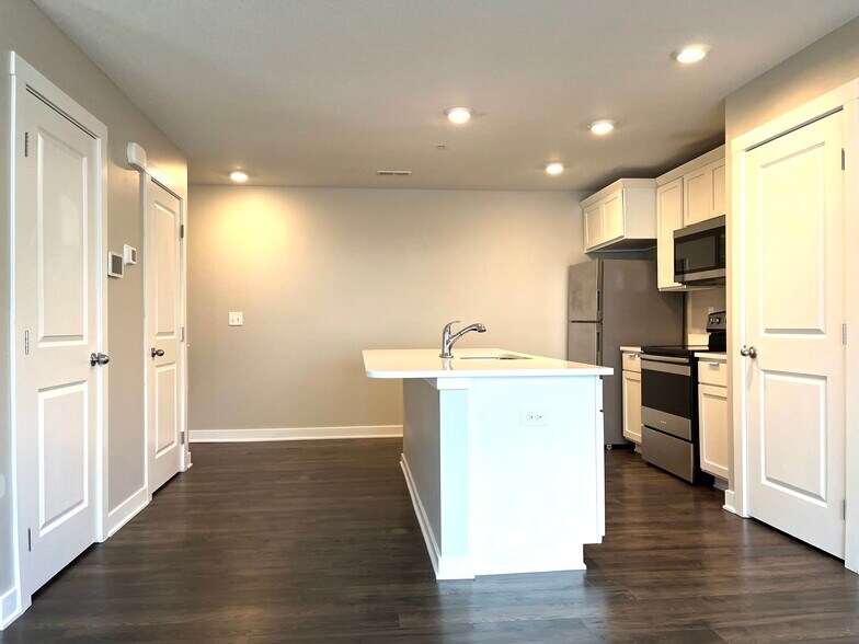 Building Photo - 213 NE 23rd Ln