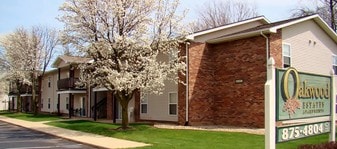 Building Photo - Oakwood Estates
