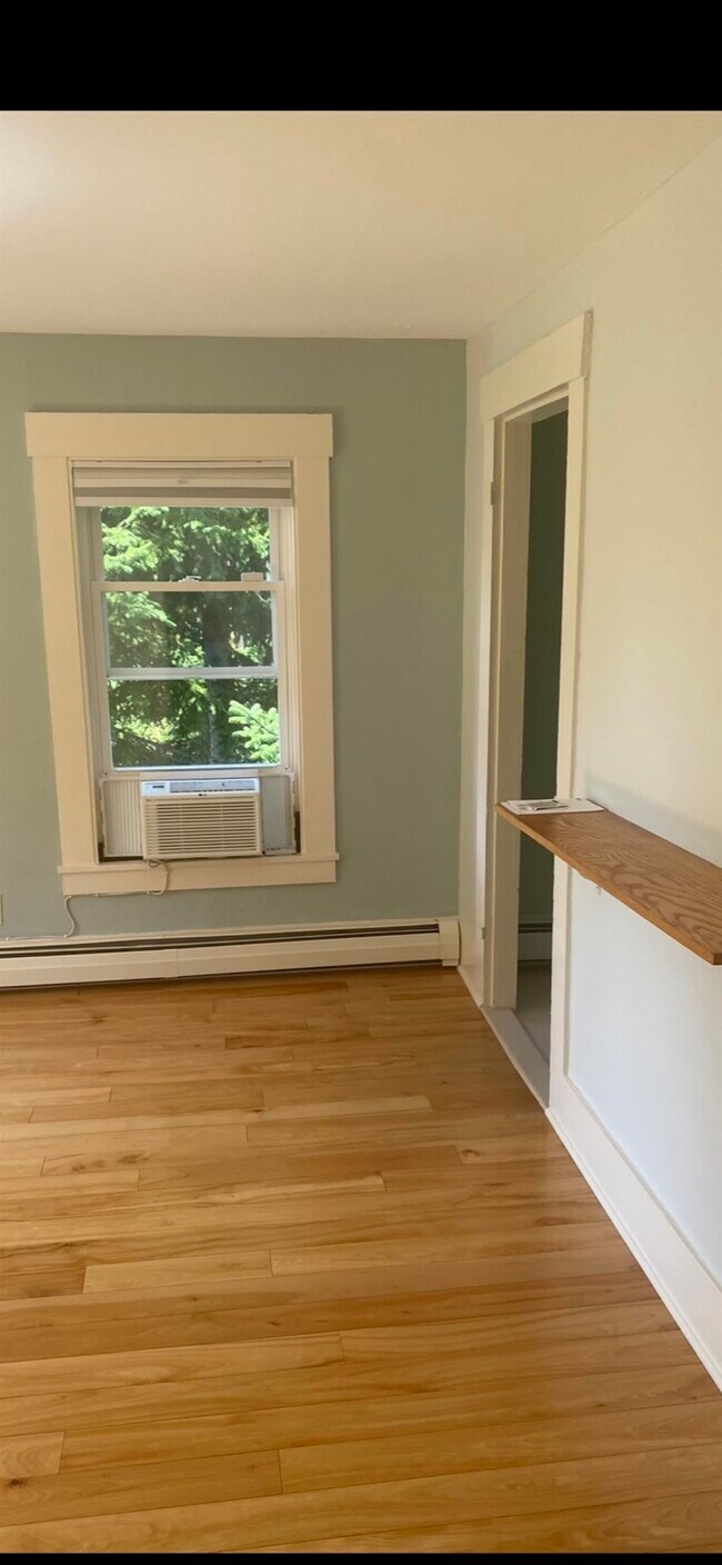 Building Photo - 36 Western Ave