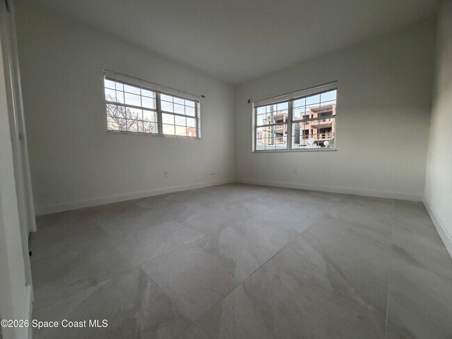 Building Photo - 154 Crescent Beach Dr