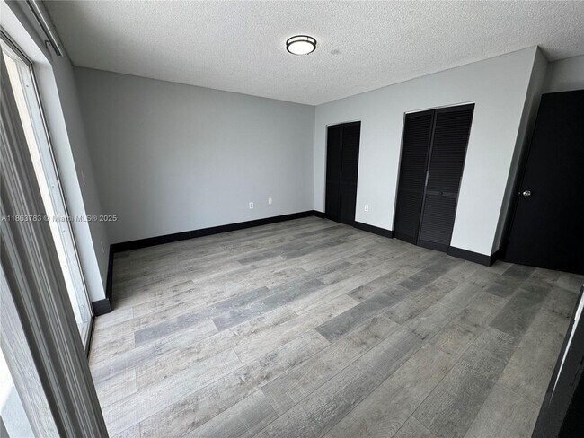 Building Photo - 3300 S Dixie Hwy